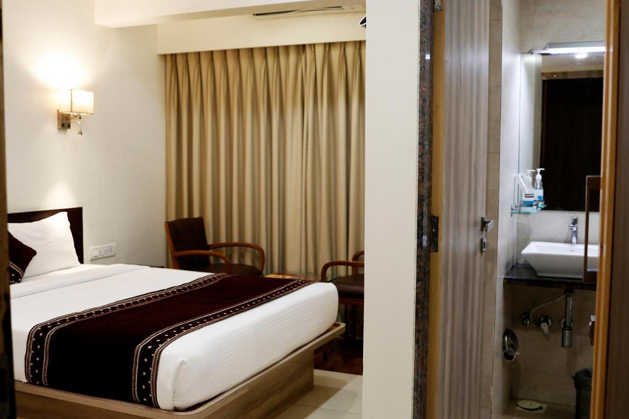 בהיאנדר The Myriad Hotel מראה חיצוני תמונה