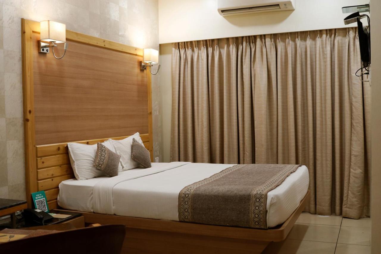 בהיאנדר The Myriad Hotel מראה חיצוני תמונה