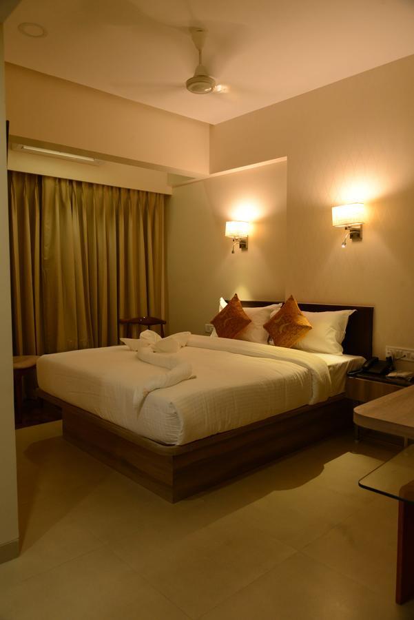 בהיאנדר The Myriad Hotel מראה חיצוני תמונה